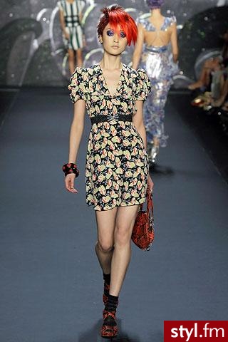 sukienka. Anna Sui
Jeżeli już jest proszę o link - Pozostałe Ciuchy Moda