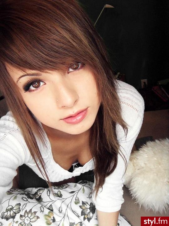 Średnie Fryzury