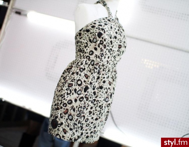 Sukienki Moda