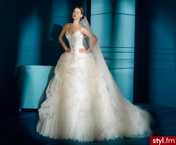 piękna.... - Suknie ślubne Ślub Moda