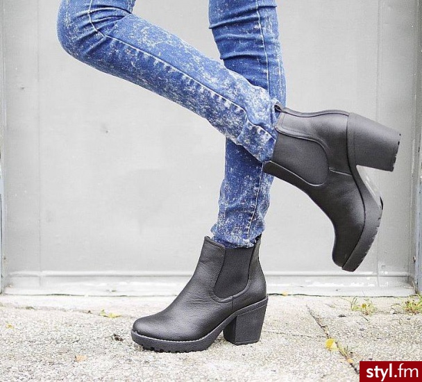 Botki na gumowej podeszwie ! :) - Botki Buty Moda