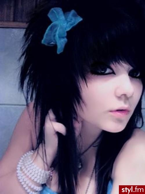 Jeśli zdjęcie już jest w galerii powiedz ;) - EMO Alternatywne Średnie Fryzury
