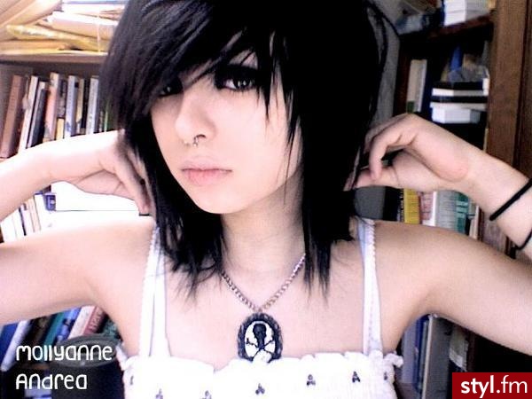 Mollyanne Andrea - EMO Alternatywne Średnie Fryzury