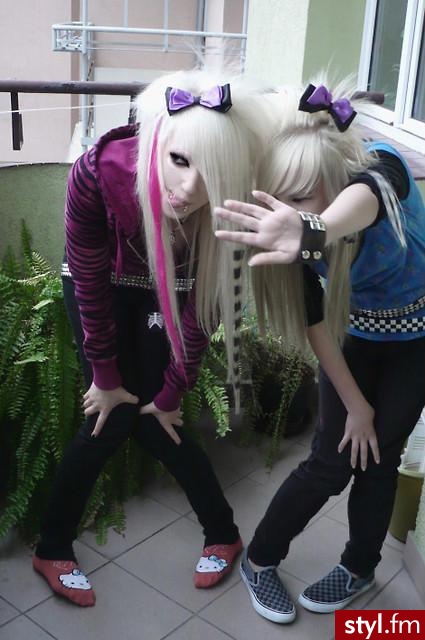 (\",) - EMO Alternatywne Średnie Fryzury