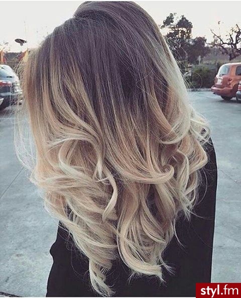 Blond Rozpuszczone Kręcone Na co dzień Średnie Fryzury