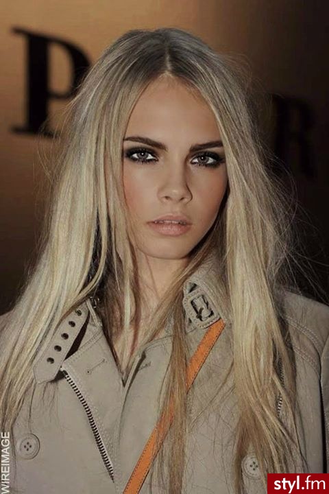 Blond Rozpuszczone Proste Na co dzień Długie Fryzury