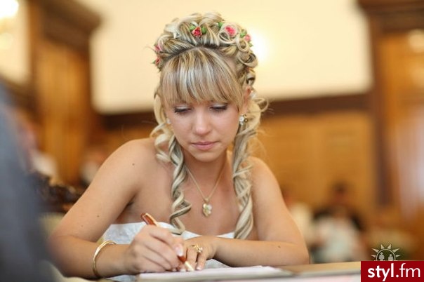 Ślubne Długie Fryzury