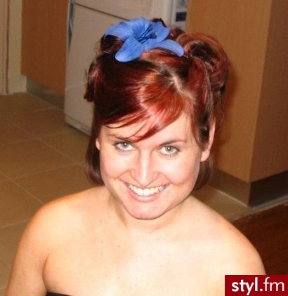 Wieczorowe Średnie Fryzury