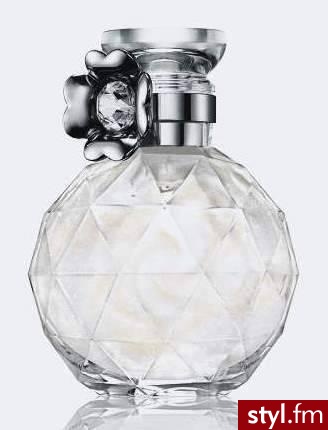 Woda perfumowana Precious Moments (Oriflame)...świetny zapach mają...taki świeży, zawierają błyszczące drobinki ;DD  i ten pierścionek super. - Misz-masz