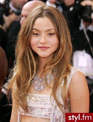 Prawdziwa blond japonka...:) - Długie Fryzury