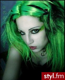 znalezione w necie :) - EMO Alternatywne Średnie Fryzury