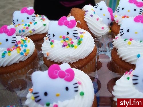 Moje obiecane babeczki ; **
mysticalxcupcake ty lachonie ; ))

Łeee tylko nie z tymm kocurem ; p - Misz-masz