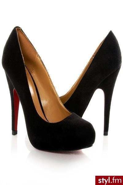 CZARNE CZERWONA PODESZWA. Pobrano ze strony: http://www.allegro.pl/item961759292_czarne_czerwona_podeszwa_a_la_louboutin_40_w_polsc.html - Pozostałe Buty Moda