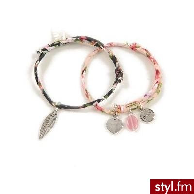 Set 2 bracelets femme en tissu - Bijoux Camaieu - Pret a por... - Polyvore. Pobrano ze strony: http://www.polyvore.com/set_bracelets_femme_en_tissu/thing?id=21754007 - Pozostałe Dodatki Moda