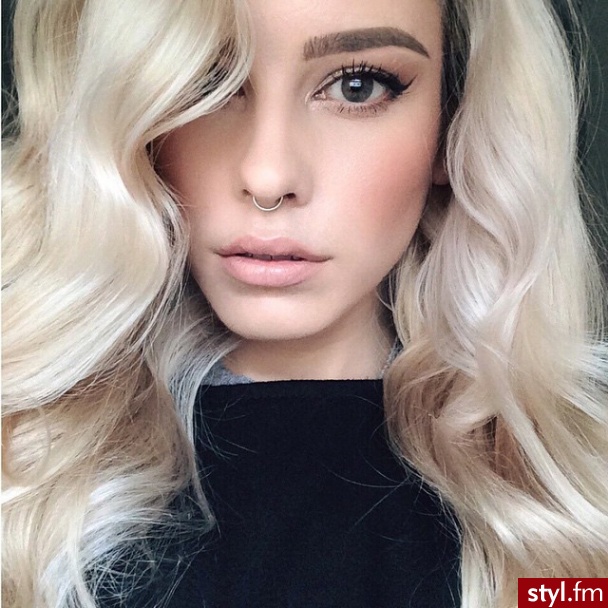 Blond Rozpuszczone Kręcone Na co dzień Długie Fryzury