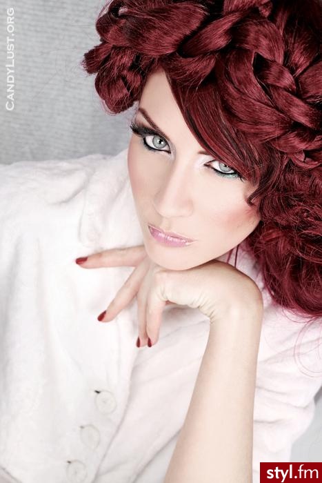 Średnie Fryzury