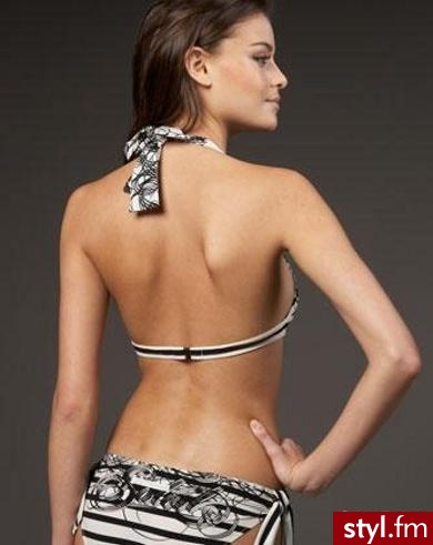 bikini Jean Paul Gaultier. Bikini Jean Paul Gaultier. Cena: $375, około 1 274 zł Kupisz w sklepie BergdorfGoodman. Sklep dopuszcza możliwość transportu
zamówionych przedmiotów do Polski, ale wymaga to uprzedniego omówienia szczegółów w rozmowie telefonic - Pozostałe Ciuchy Moda
