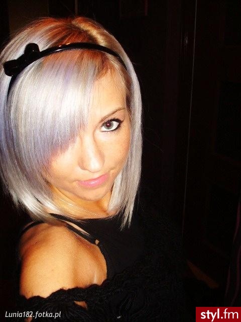 Średnie Fryzury