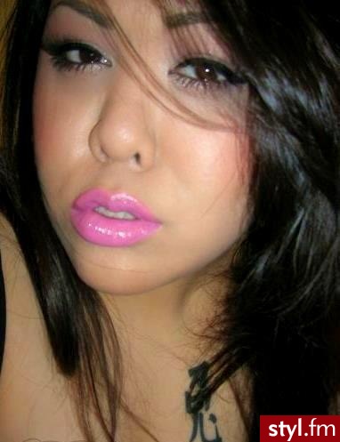 LIPS:  - Nivea A Kiss of Smoothness SPF4 Lip Balm  - NYX Slim Lip Pencil in Pale Pink  - NYX Round Lipstick in Narcissus combined with Power  - Revlon Super Lustrous Lipgloss in Pink Pop (lightly dabbed & blended for shine) - Dzienne Makijaże