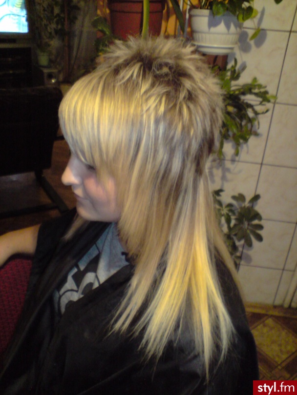 EMO Alternatywne Średnie Fryzury