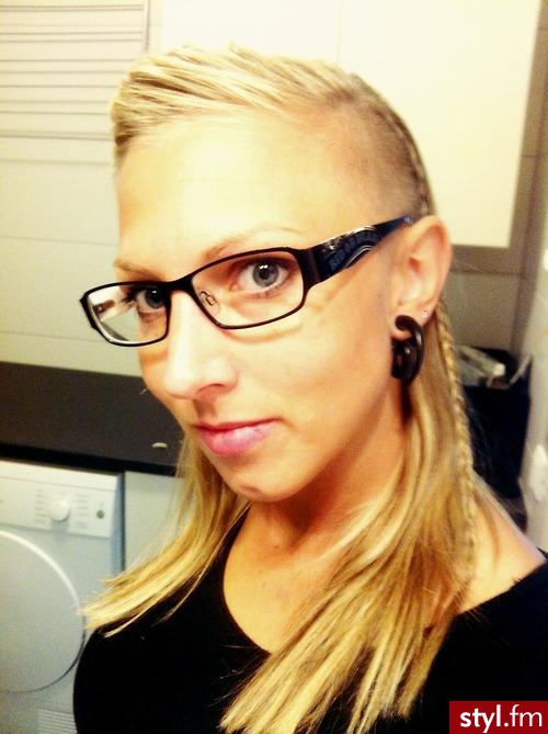 Blond Tribale - wzory na głowie Alternatywne Średnie Fryzury