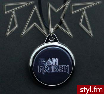 Takt Wisiorek IRON MAIDEN ''napis'' SW - Wisiorki Biżuteria Moda