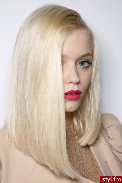 Blond Rozpuszczone Proste Na co dzień Średnie Fryzury