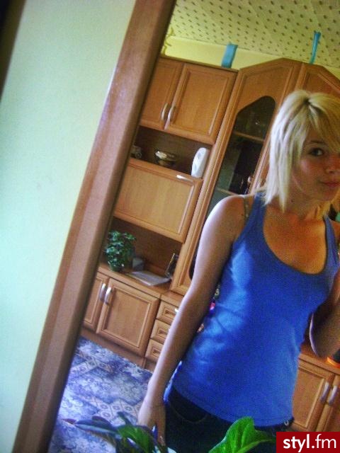 blondyneczka. to moja Fryzurka która mi sie nie podoba ^^ :( - Krótkie Fryzury