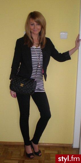 zgadniejcie ile ma lat.. :o - Moda uliczna Inne Moda