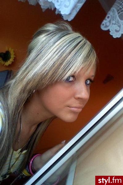 Średnie Fryzury