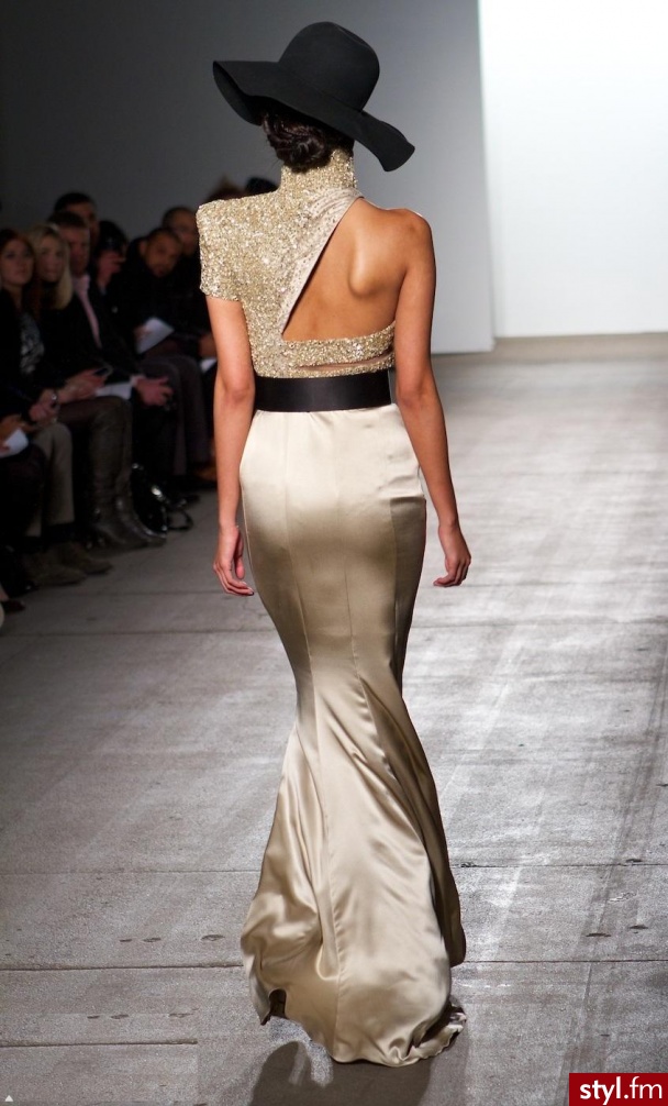Sukienki Moda