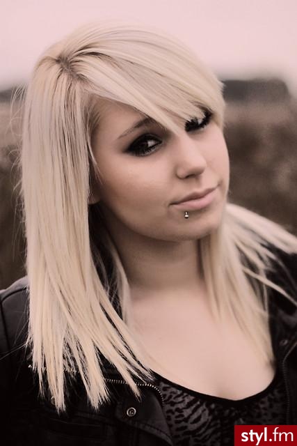 Średnie Fryzury