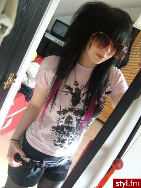emo brunet łii girl - EMO Alternatywne Średnie Fryzury