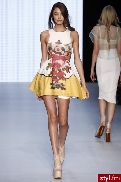 Sukienki Moda