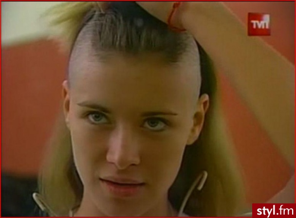 Carla Jara - Irokez damski Proste Na co dzień Średnie Fryzury