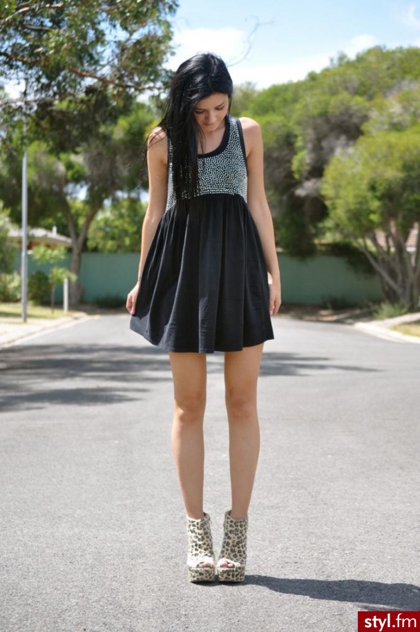 Sukienki Moda