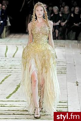 Sukienki Moda