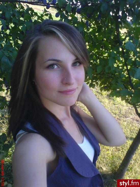 moj naturalny kolor wlosow - Brązowe Rozpuszczone Proste z grzywką Na co dzień Średnie Fryzury