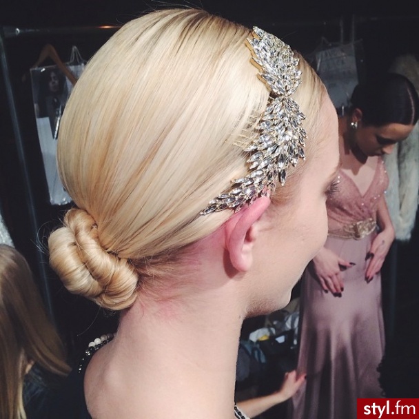 Blond Upięcie Kręcone Wieczorowe Krótkie Fryzury