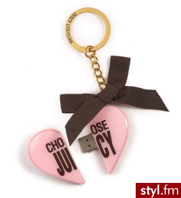 sprytnie ukryte USB w serduszku Juicy Couture.
cena: 65$ - Gadżety Inne Moda