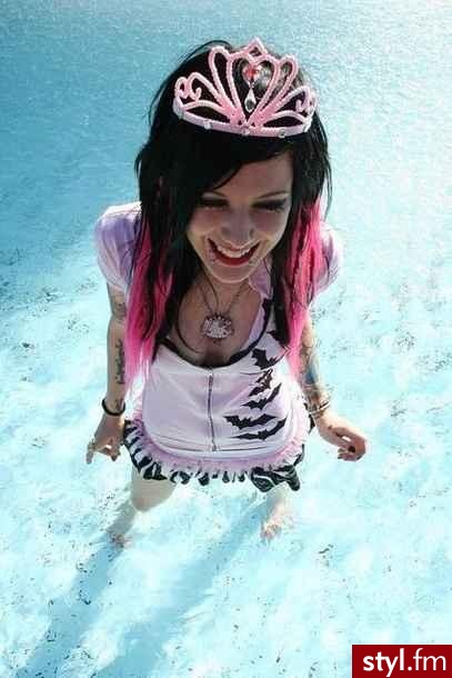 ; ]]. xdd - EMO Alternatywne Średnie Fryzury