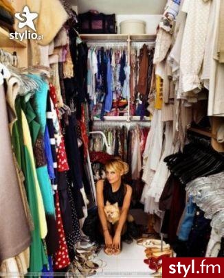 Garderoba Nicole Richie [;
Pewnie to tylko kawałek z jej garderoby ^^' - Mój pokój Wnętrza