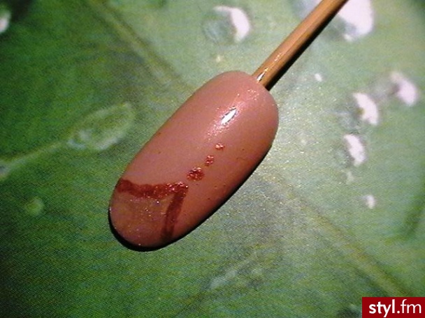 niby french - Paznokcie