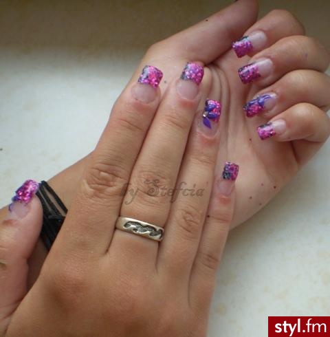 pazurki malinowe. źródło : http://nailsofdreams.blog.onet.pl/ - Paznokcie