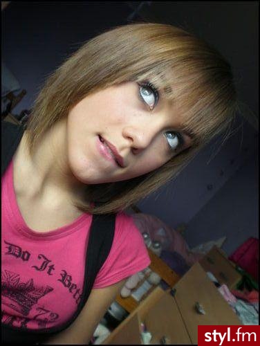 Średnie Fryzury