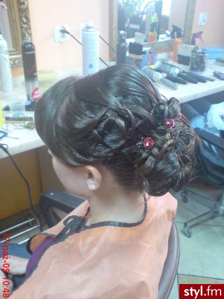 koki i upięcia - Wieczorowe Średnie Fryzury