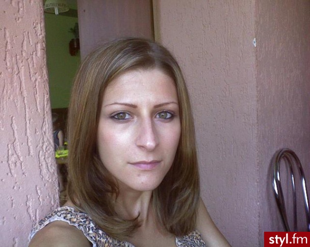 inna ja. byłam brunetka teraz jestem blondynką...... - Średnie Fryzury
