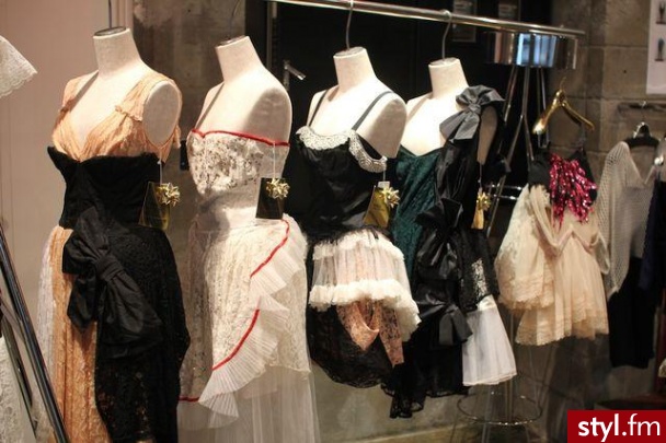 Sukienki Moda