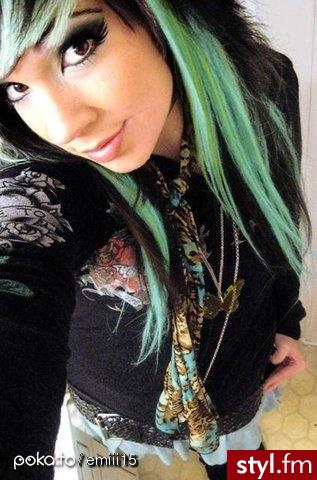 Emo!!!. fryzurka emo :) dla dziewczyny :) - EMO Alternatywne Średnie Fryzury