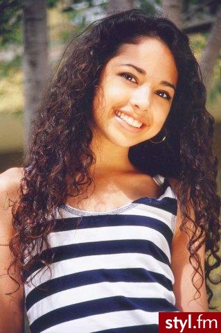 Jasmine Villegas. Jasmine Villegas - Kręcone Na co dzień Średnie Fryzury